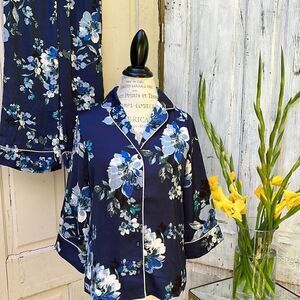 JOHN LEWIS, WOMANS TWO PART FLORAL PAJAMA SET    Size S  NWT